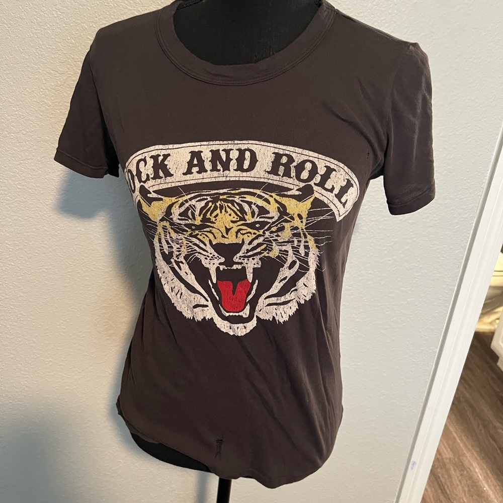 Rock and roll tiger